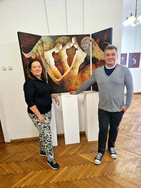 Otvorenie výstavy ANIOŁ STRÓŻ v Krakove, v Poľsku, z ľava Carmen Kováčová kurátorka, Martin Augustín